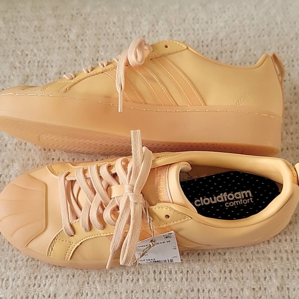 adidas Streetcheck Sneaker - Women's 9 Light Orange